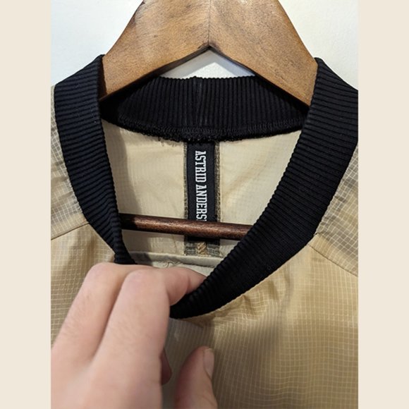 ASTRID ANDERSEN - Sheer overlay logo sport sweater - Sz L - Picture 3 of 13